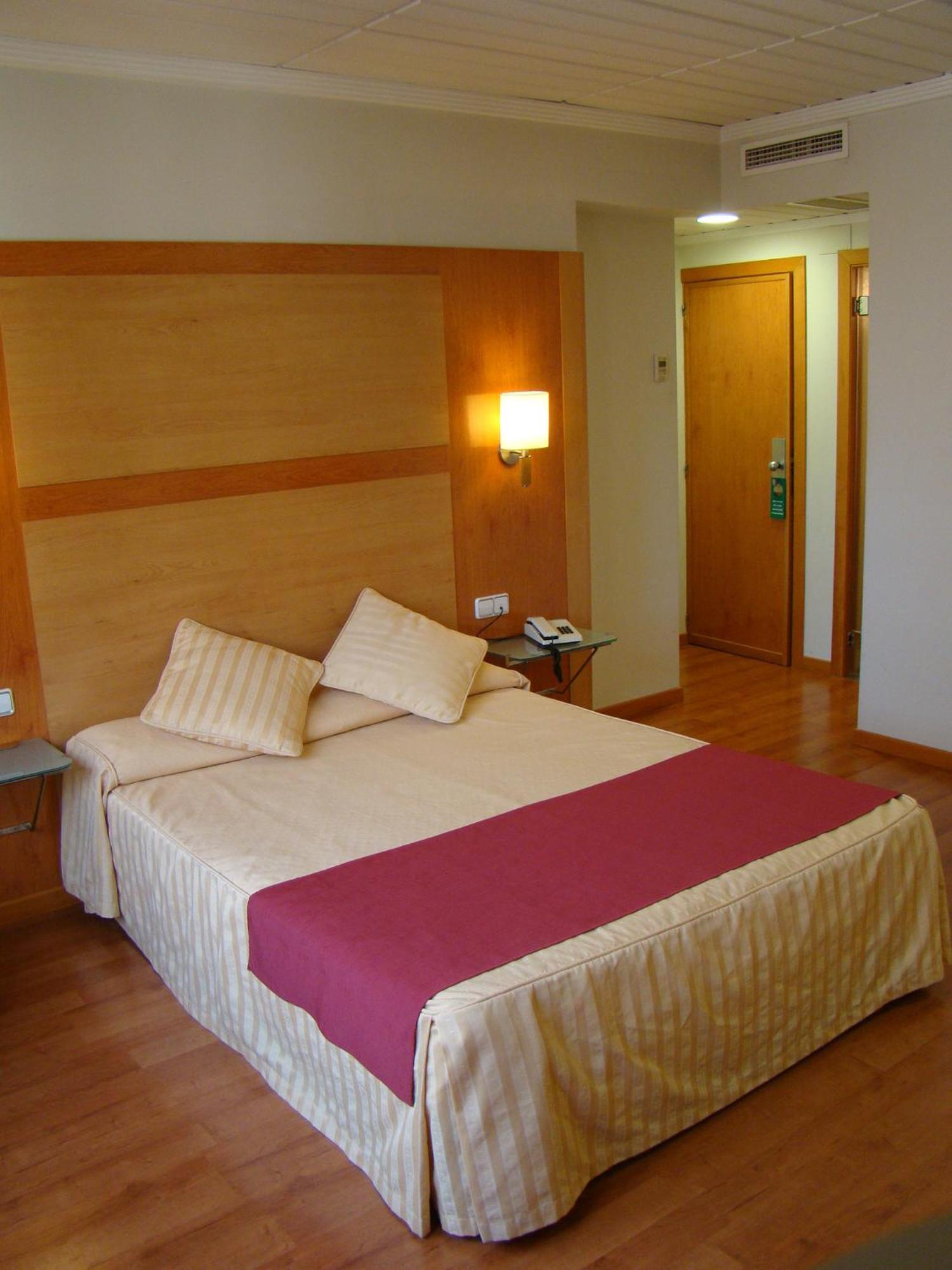 Twin Room,1228030607:JPEG